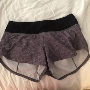 Lulu Lemon Speed Up Short 2.5”